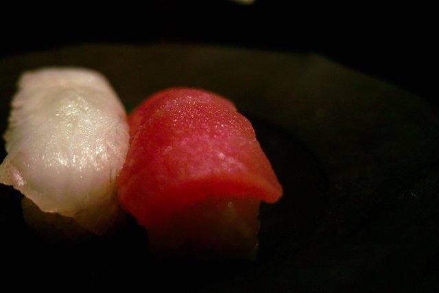 祝い膳で寄り添う