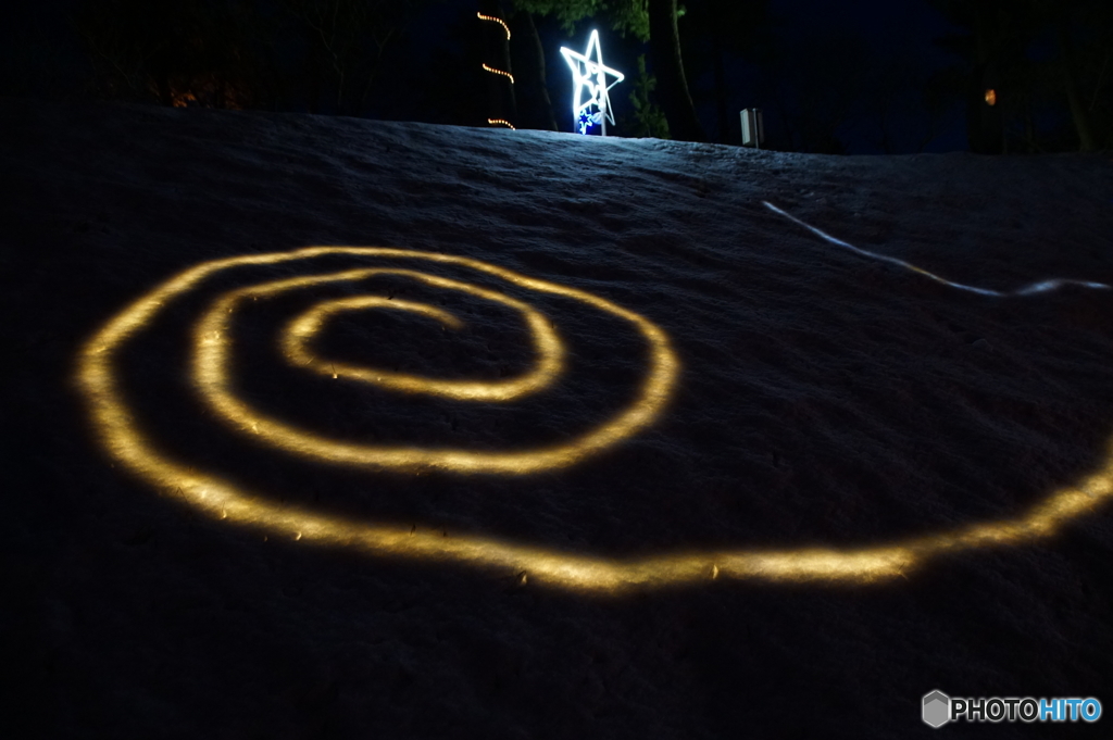 雪の中のぐるぐる