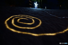 雪の中のぐるぐる