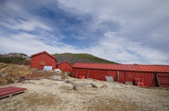 冬前に閉じた山小屋