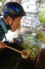 柄杓の水は手にとって