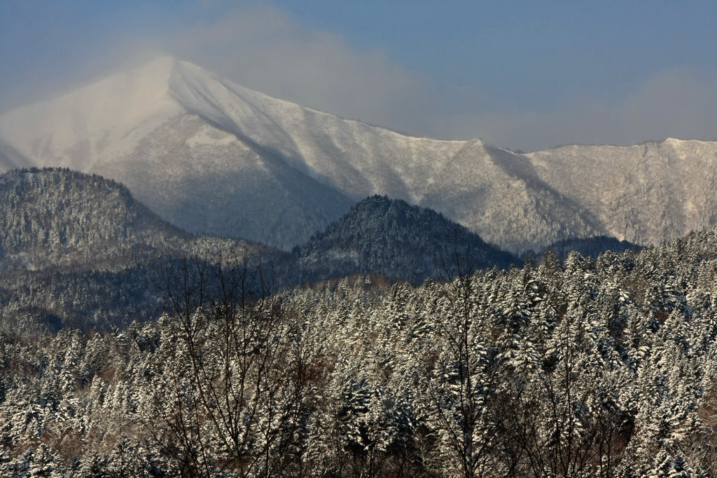山　白く染まる