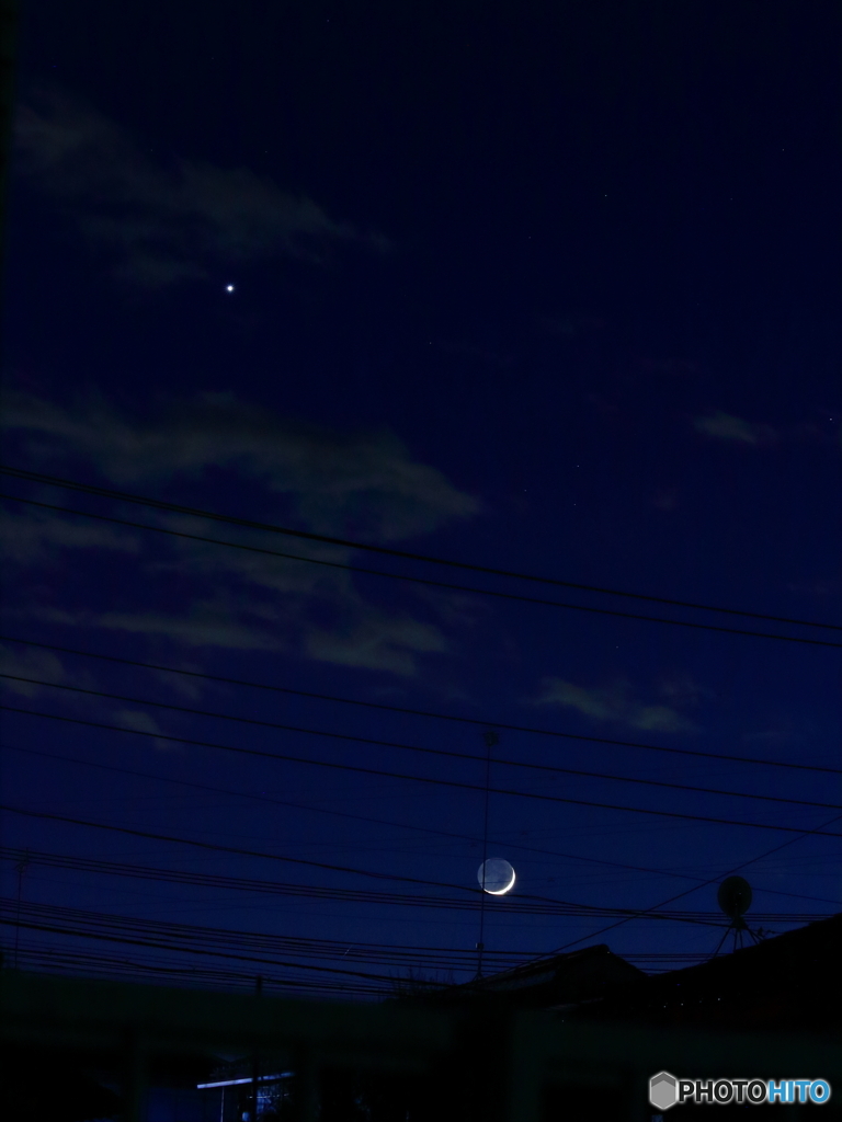 三日月と一番星