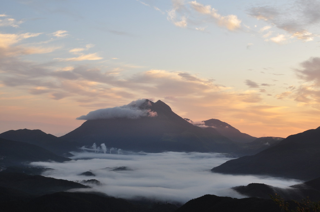 湯布院の朝霧