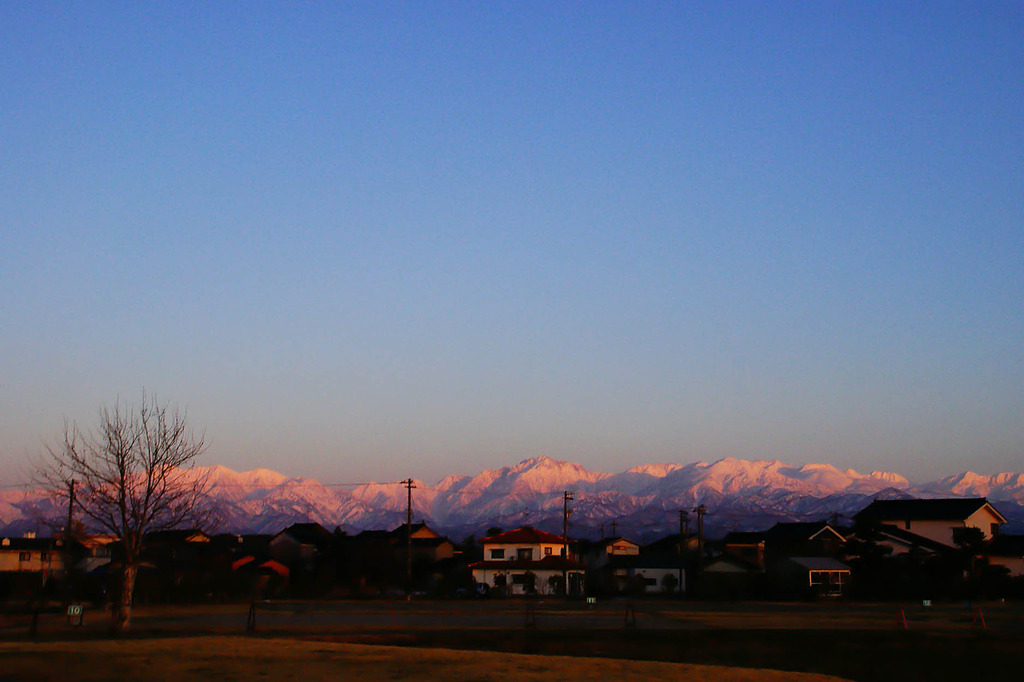 夕暮れ時の立山連峰