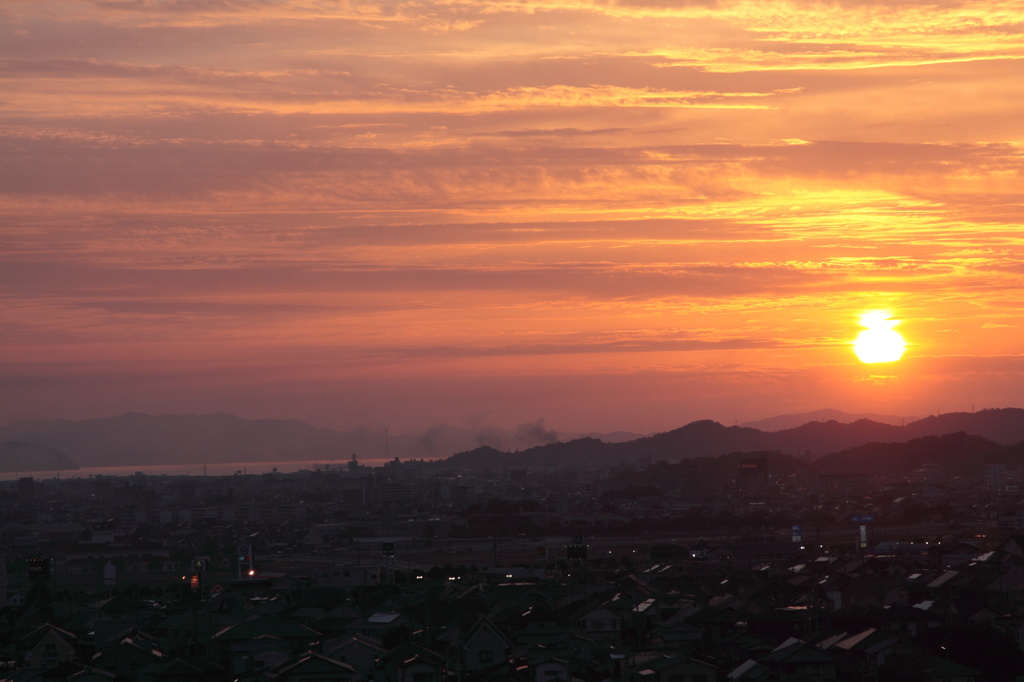 空を焼く太陽