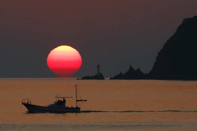 室積海岸のダルマ夕日