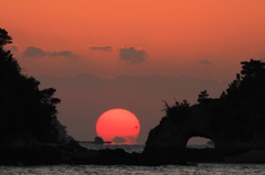 はなぐり岩のダルマ夕日(11月15日)