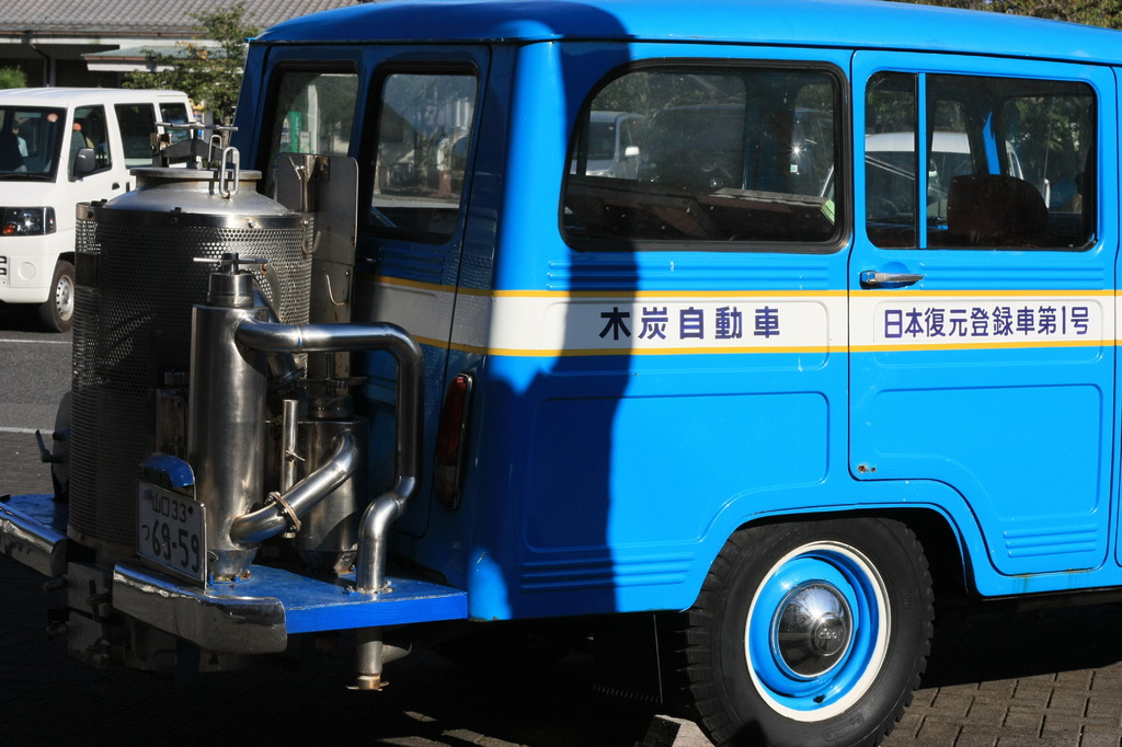 木炭自動車　２