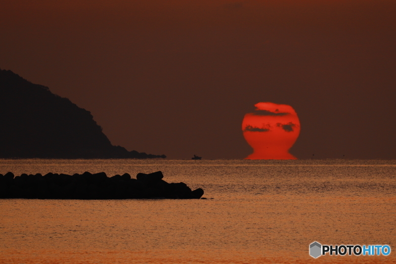 美濃ヶ浜でダルマ朝日