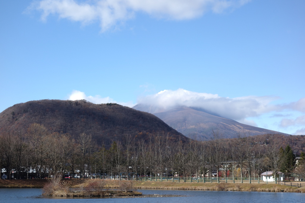 離山と浅間山　矢ケ崎公園にて