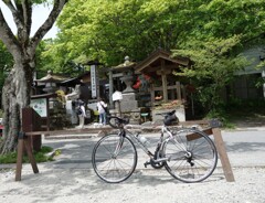 軽井沢ライド　熊野神社にて