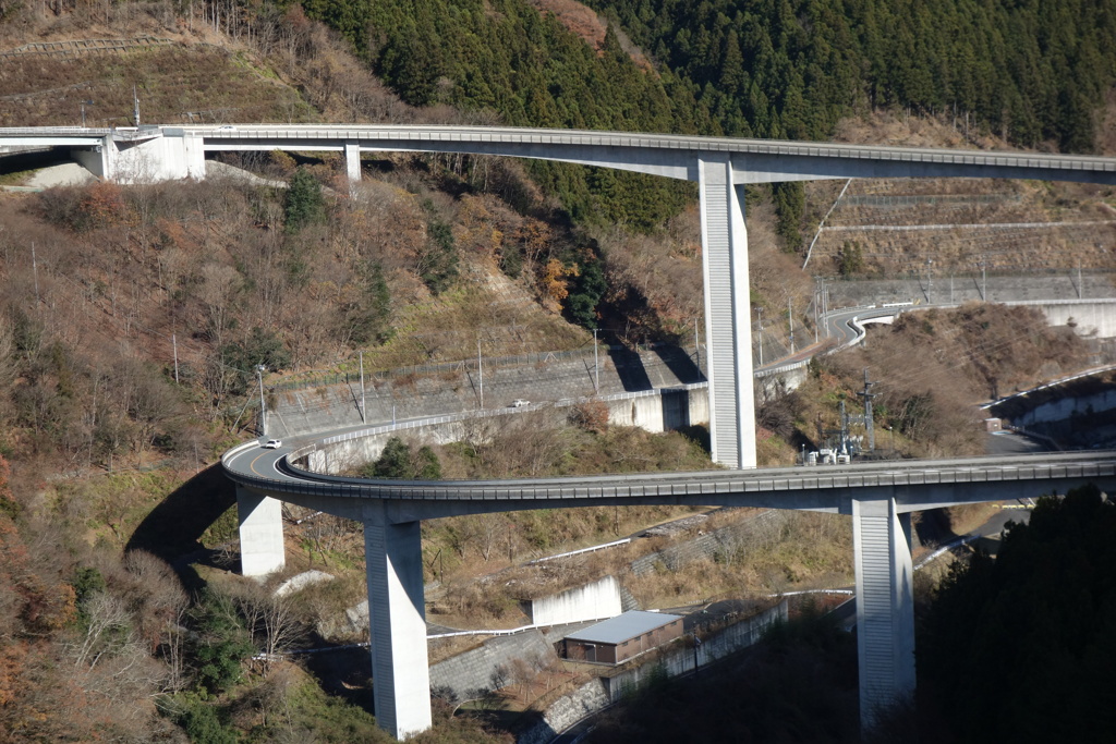 ループ橋　上って来た道