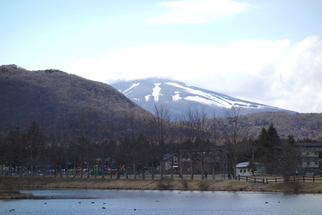 浅間山と離山　矢ヶ崎公園にて