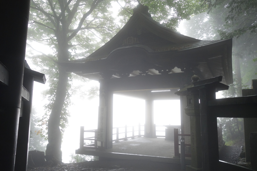 三峰神社　遙拝殿