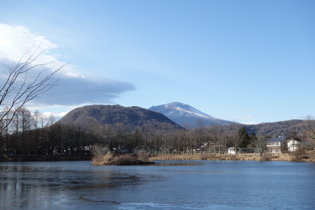 矢ケ崎公園にて　離山と浅間山