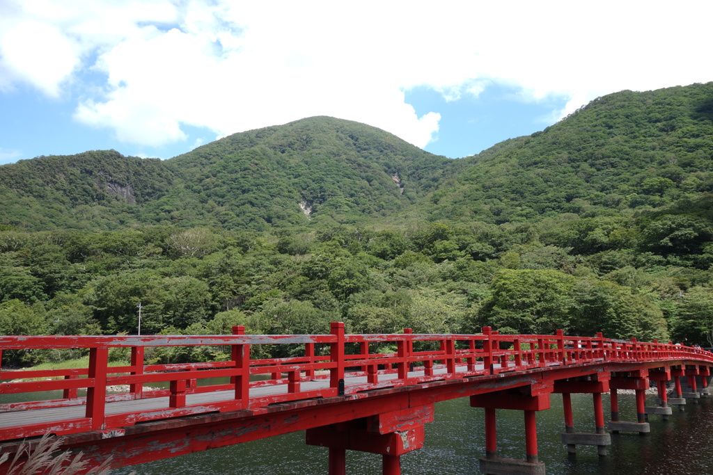 赤城神社　赤い橋
