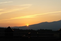 やまのはに沈む太陽