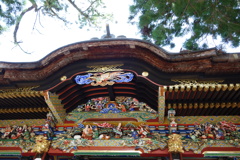 三峯神社　拝殿の彫刻