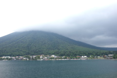 日光男体山と中禅寺湖
