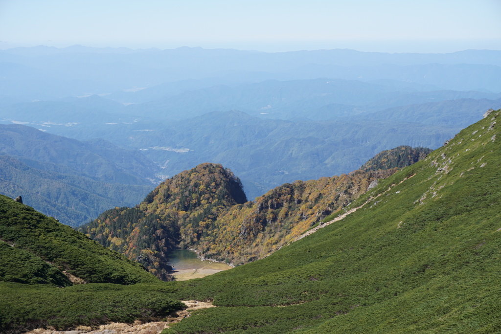 乗鞍スカイライン　池のある景色