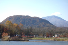 矢ヶ崎公園にて　離山と浅間山