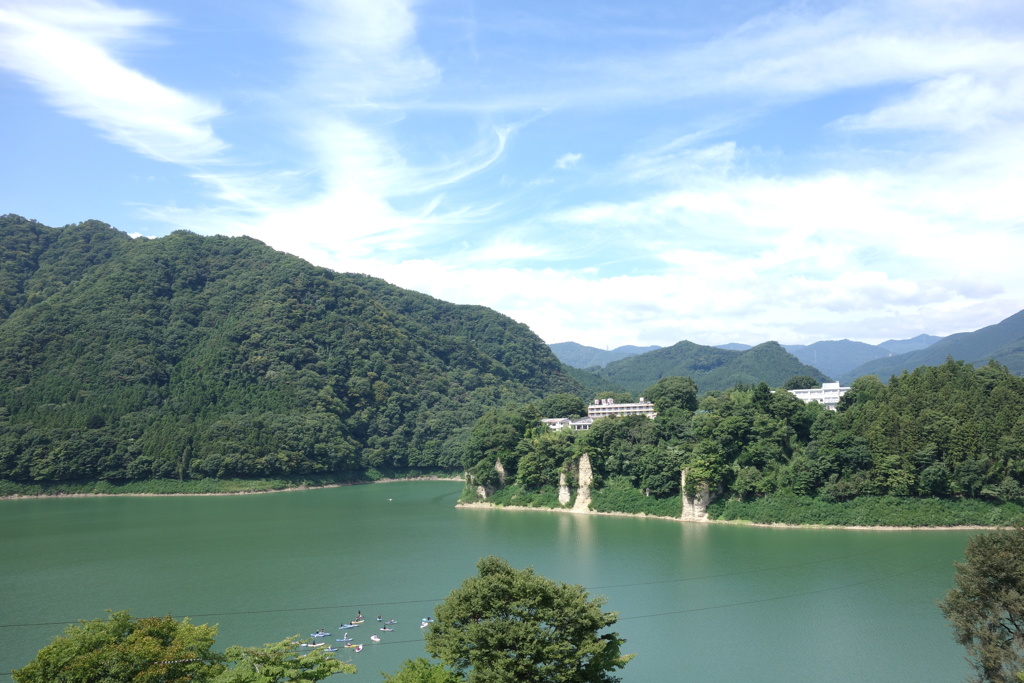 赤谷湖と秋の空　その1
