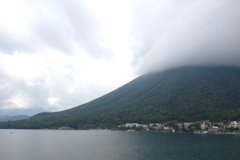 日光男体山と中禅寺湖　2