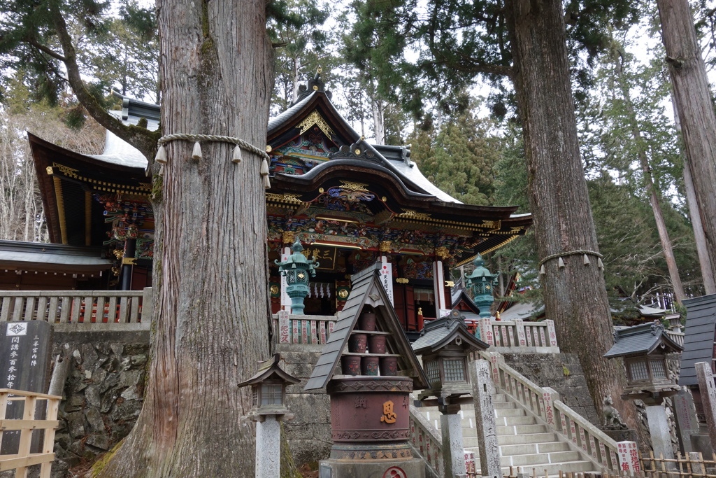 三峰神社　本殿