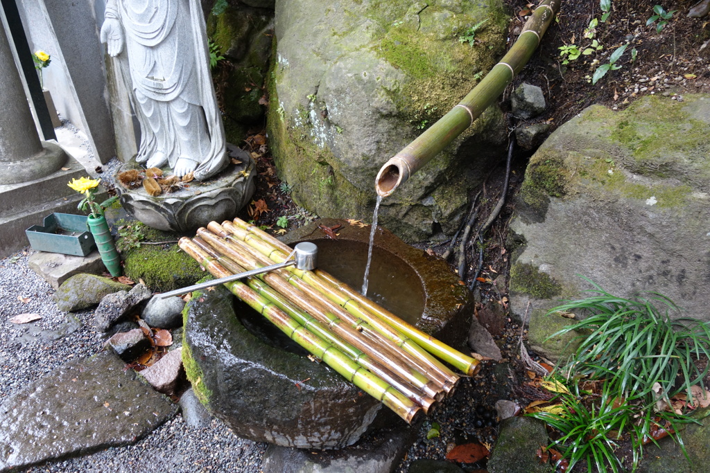 水澤観音にて　取水