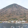 中禅寺湖と男体山