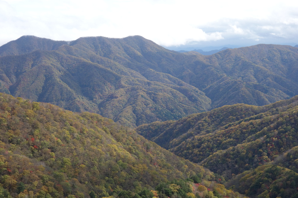 日光　山々の紅葉　半月山にて