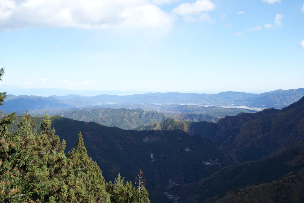 三峯神社　遙拝殿からの眺め