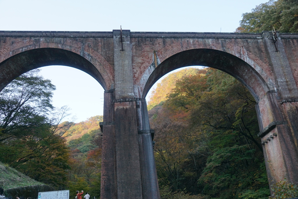 めがね橋付近の紅葉　2