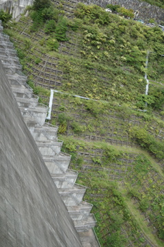 ダムの階段　1