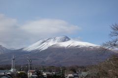 冬支度の浅間山　
