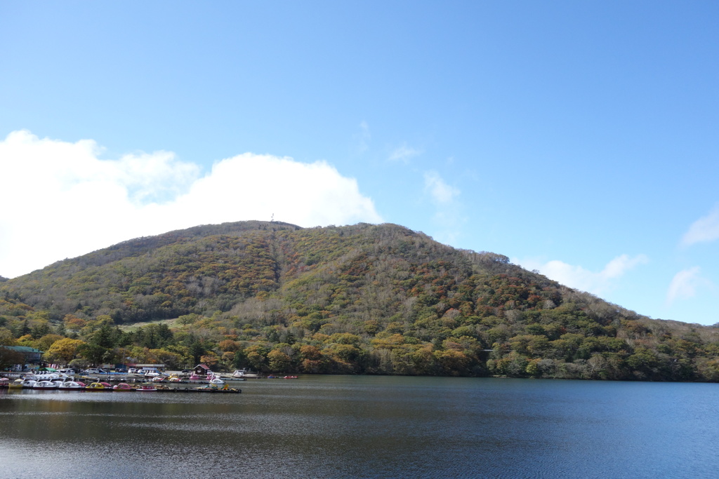 赤城山　大沼の秋　1