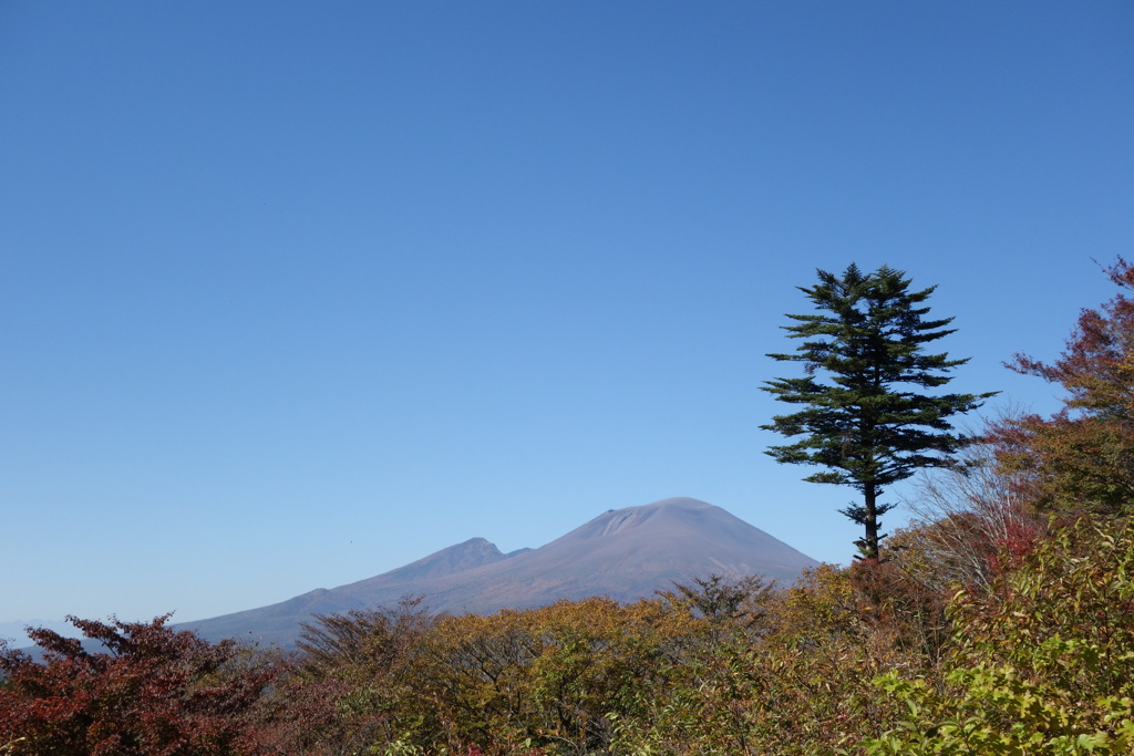 見晴台から浅間山を望む