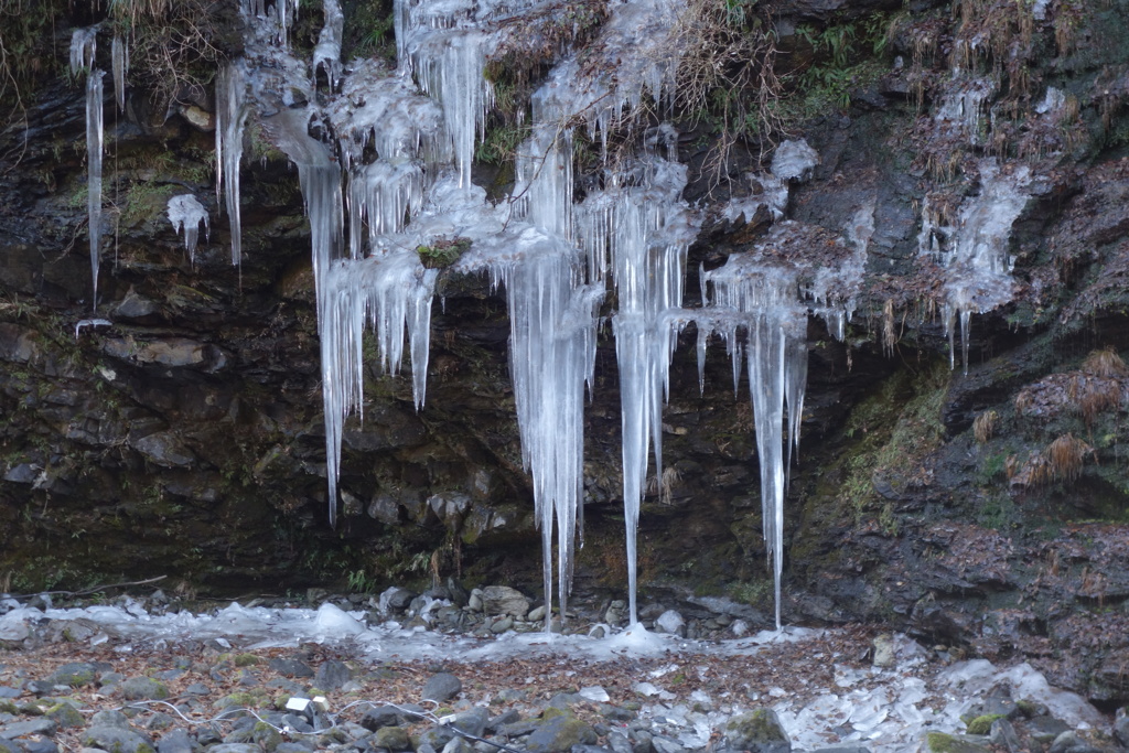 氷柱の世界　三十槌の氷柱（2）