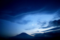 夏の雲　富士山