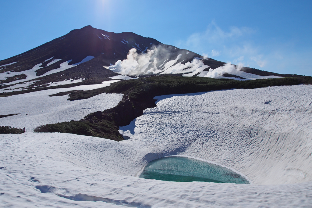 残雪の旭岳・・・旭岳登山①
