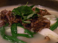 牛のテールが入ってるクッパ