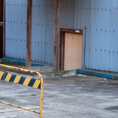 いびつなドア