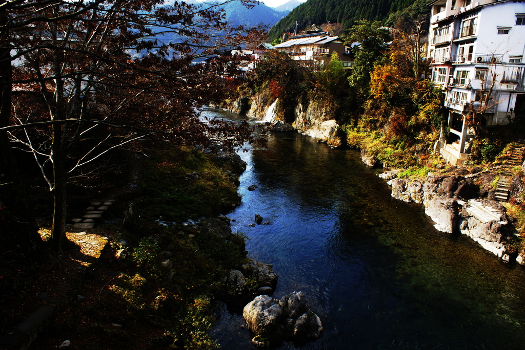 群青の郡上・吉田川