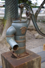 懐かしい　井戸のポンプ