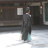 ひと仕事終えた神主さま
