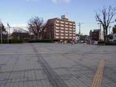 八戸市公会堂前広場