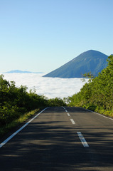 八幡平アスピーテラインより岩手山