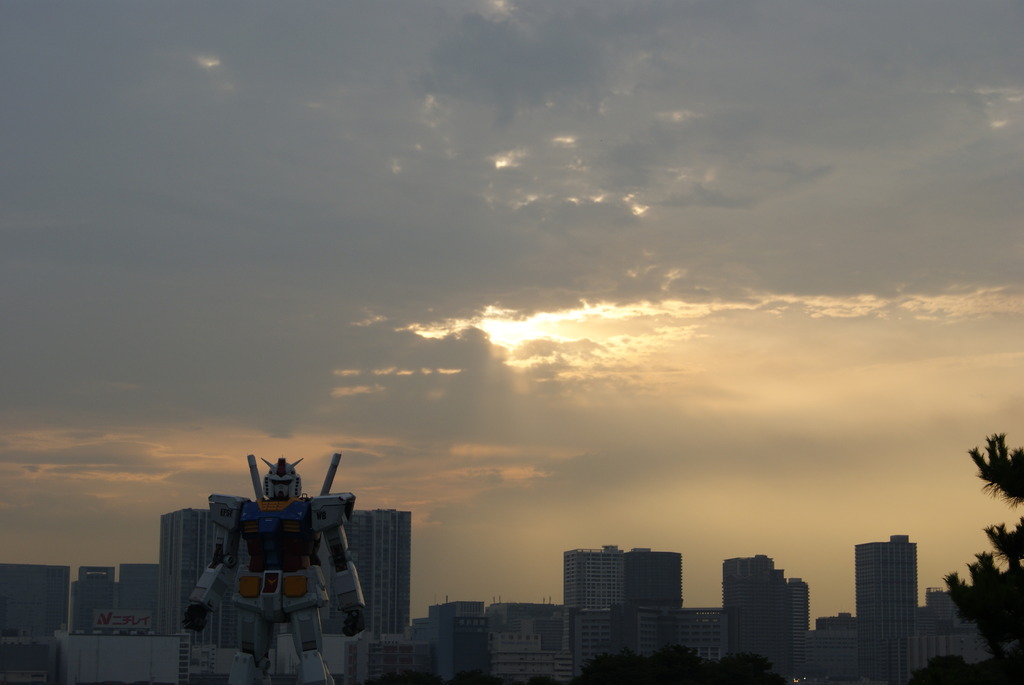 夕焼けのガンダム