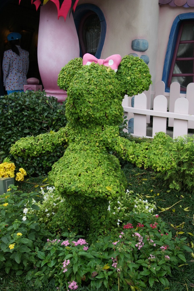 ミニーマウスの植え込み